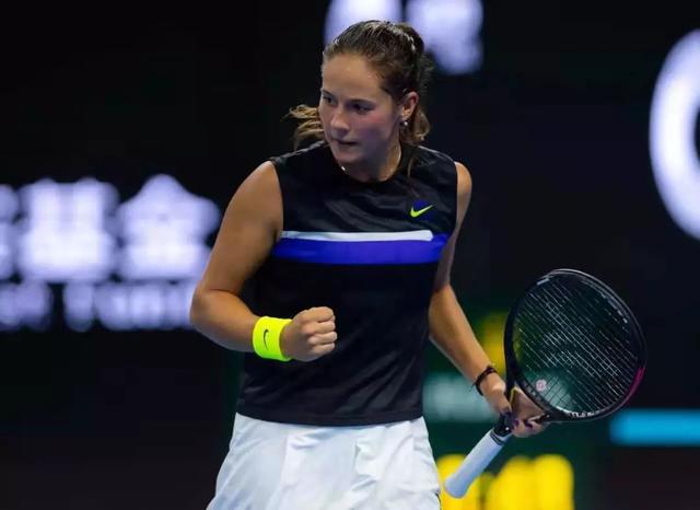 年轻球员因 年轻球员因